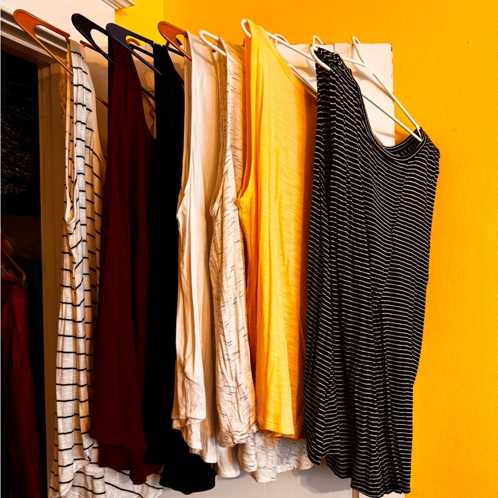 Old Navy Women's Assorted Tank Tops